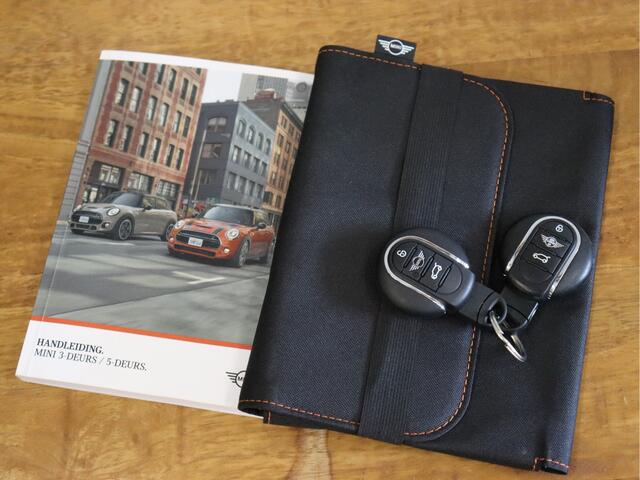 Mini COOPER Mini 1.5 Business Edition AUT. [SCHUIFKANTELDAK, APPLE CARPLAY, PARKEERSENSOREN, NAVIGATIE, BLUETOOTH, NIEUWSTAAT]