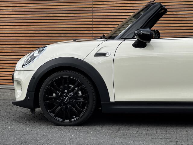 Mini COOPER Mini Cabrio 1.5 Chili Navigatiesysteem / Parkeer assistent / LED achterlichten