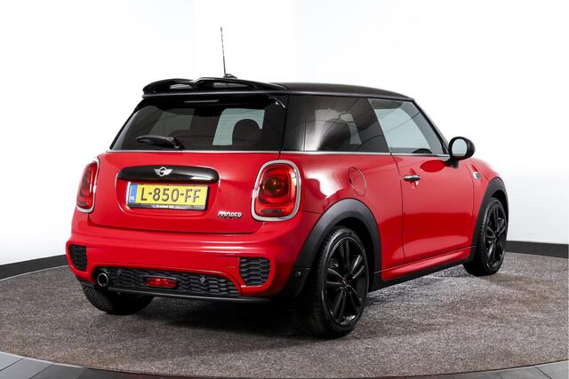 Mini COOPER Mini 1.5 135 PK Chili - JCW Trim | Cruise | Stoel-+Voorruitverw. | PDC | NAV | ECC | LM 17" |