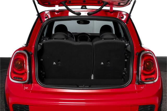 Mini COOPER Mini 1.5 135 PK Chili - JCW Trim | Cruise | Stoel-+Voorruitverw. | PDC | NAV | ECC | LM 17" |