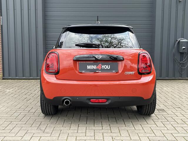 Mini COOPER 1.5 Chili - Leder - Navi - PDC - Schuif kantel - Stoelverwarming -