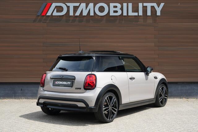 Mini COOPER Mini 1.5 Camden Edition | Panoramadak | Apple Carplay | Parkeercamera | Leder |