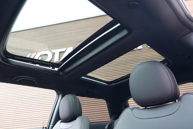 Mini COOPER Mini 1.5 Camden Edition | Panoramadak | Apple Carplay | Parkeercamera | Leder |