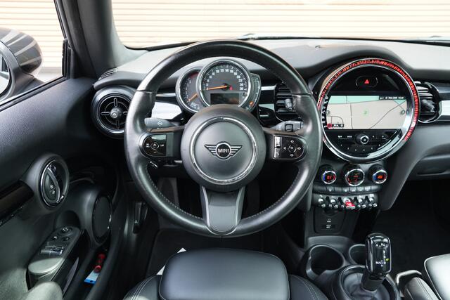 Mini COOPER Mini 1.5 Camden Edition | Panoramadak | Apple Carplay | Parkeercamera | Leder |