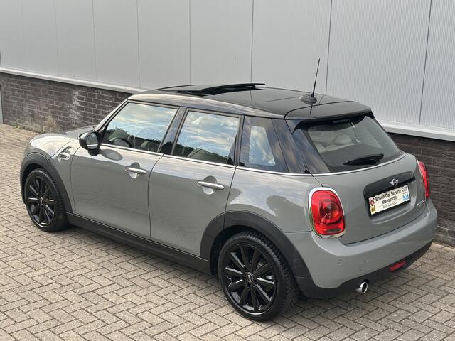 Mini COOPER 1.5 Pano | Leer | Nardo Grey | Adaptiv Cruise | Xenon | LED | 1ste Eigenaar | Keurig onderhouden | Interesse, Proefrit? Bel of app met: 06-24 28 28 42