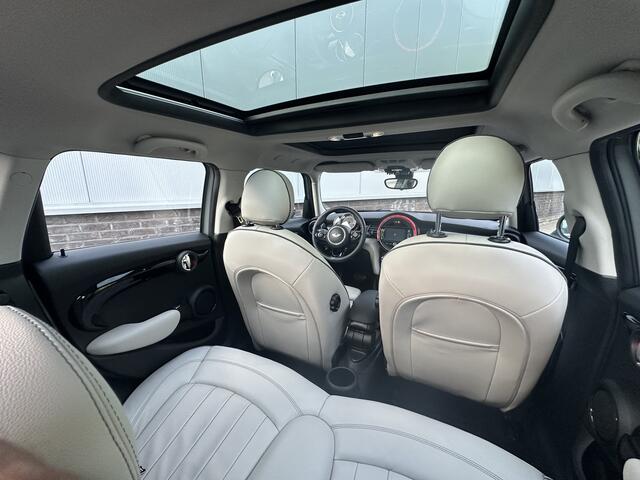 Mini COOPER 1.5 Pano | Leer | Nardo Grey | Adaptiv Cruise | Xenon | LED | 1ste Eigenaar | Keurig onderhouden | Interesse, Proefrit? Bel of app met: 06-24 28 28 42