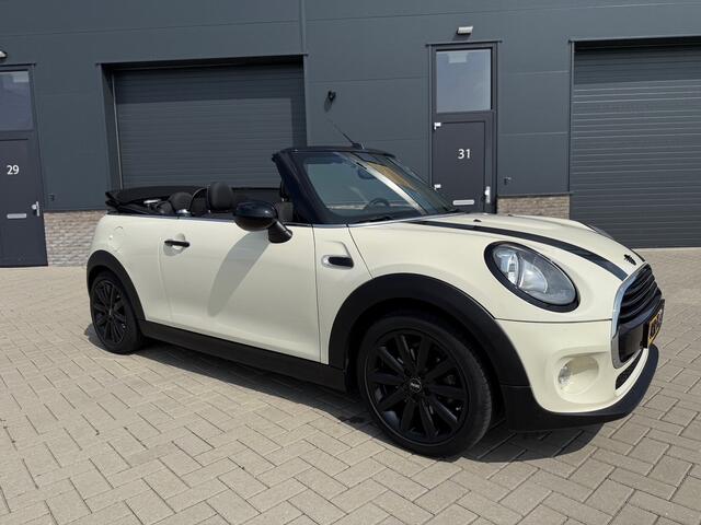 Mini COOPER Mini Cabrio 1.5 Business Navigatie / NL Auto / Windscherm