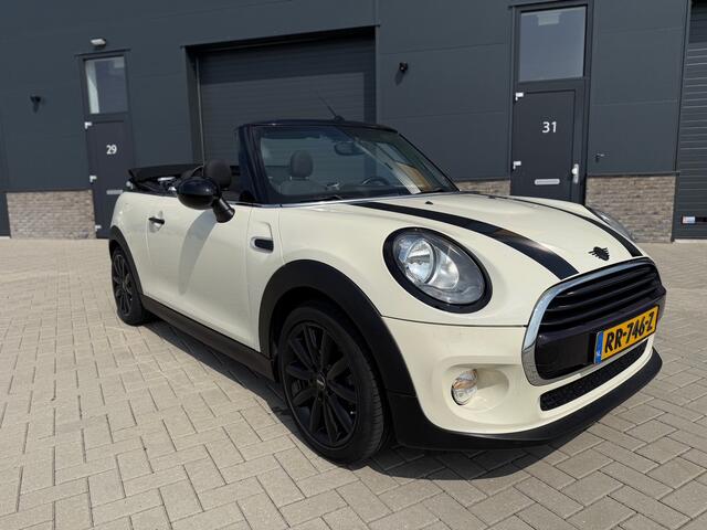 Mini COOPER Mini Cabrio 1.5 Business Navigatie / NL Auto / Windscherm