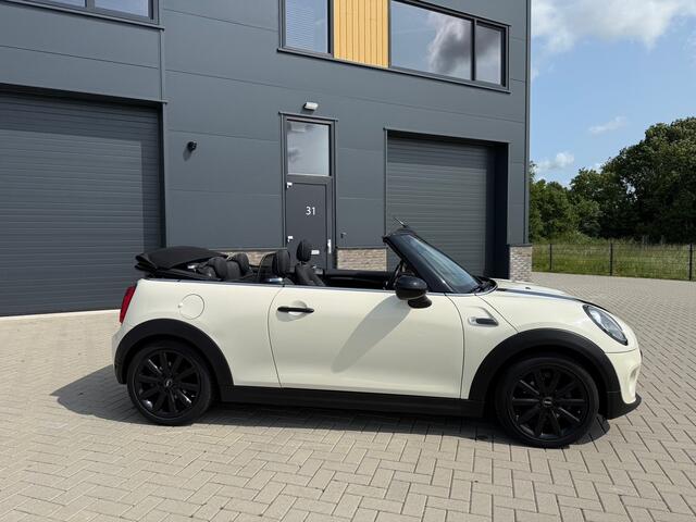 Mini COOPER Mini Cabrio 1.5 Business Navigatie / NL Auto / Windscherm