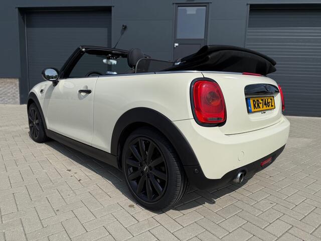 Mini COOPER Mini Cabrio 1.5 Business Navigatie / NL Auto / Windscherm