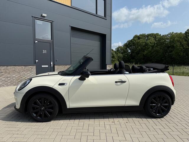 Mini COOPER Mini Cabrio 1.5 Business Navigatie / NL Auto / Windscherm