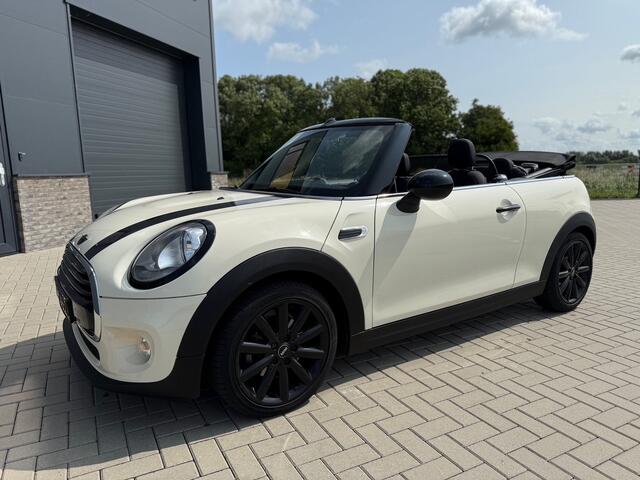 Mini COOPER Mini Cabrio 1.5 Business Navigatie / NL Auto / Windscherm