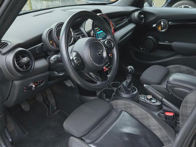 Mini COOPER Mini 1.5 CHILI | CLIMATE CONTROL | NAVIGATIE | SPORTSTOELEN | LED KOPLAMPEN | KEYLESS ENTRY | 17 INCH LM VELGEN |