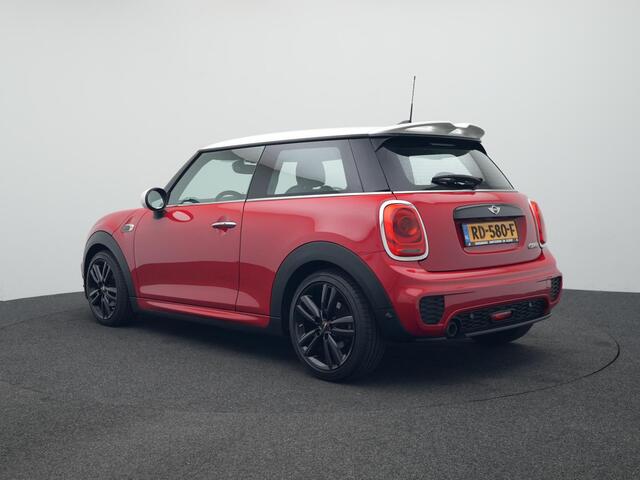 Mini COOPER Mini 1.5 Chili Serious Business | John Cooper Works Chili Pakket | Keyless Entry | lederen bekleding | Navigatie | Parkeersensoren | verwarmde voorstoelen