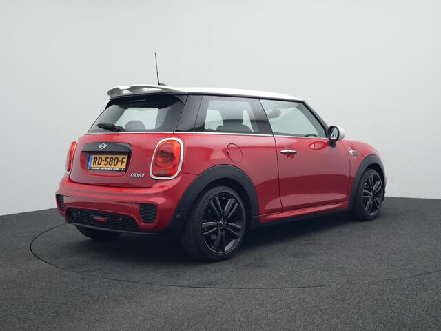 Mini COOPER Mini 1.5 Chili Serious Business | John Cooper Works Chili Pakket | Keyless Entry | lederen bekleding | Navigatie | Parkeersensoren | verwarmde voorstoelen