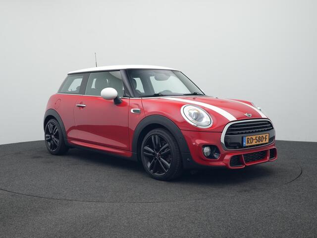 Mini COOPER Mini 1.5 Chili Serious Business | John Cooper Works Chili Pakket | Keyless Entry | lederen bekleding | Navigatie | Parkeersensoren | verwarmde voorstoelen