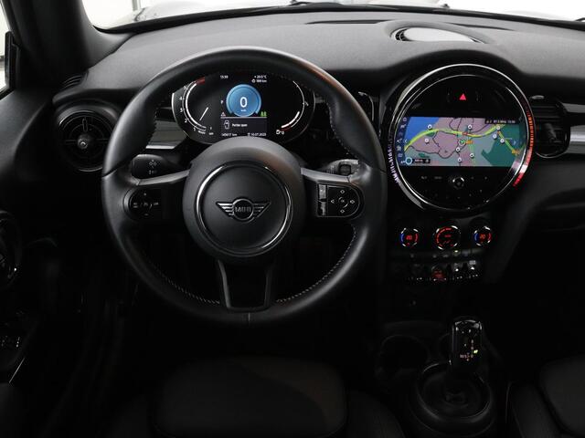 Mini COOPER 1.5 Classic | Automaat | Leder | Carplay | Full LED | Navigatie | Climate control | Parkeerhulp | Cruise control