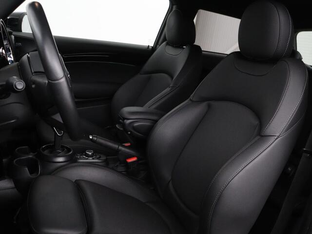 Mini COOPER 1.5 Classic | Automaat | Leder | Carplay | Full LED | Navigatie | Climate control | Parkeerhulp | Cruise control