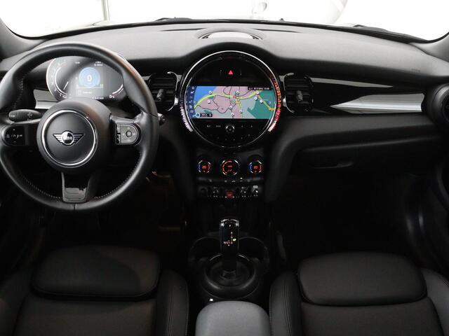Mini COOPER 1.5 Classic | Automaat | Leder | Carplay | Full LED | Navigatie | Climate control | Parkeerhulp | Cruise control
