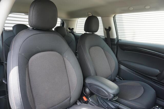 Mini COOPER 3-deurs C Automaat | Essential Uitvoering | Premium Go Pakket | Park Distance Control achter | Driving Assistant | Elektrisch verwarmde voorstoelen | Apple Carplay