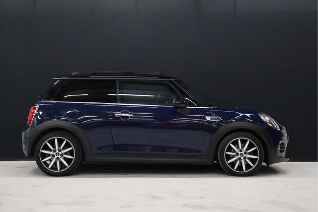 Mini COOPER Mini 1.5 Chili [SCHUIFDAK, APPLE CARPLAY, STOELVERWARMING, PARKEERSENSOR, CRUISE CONTROL, NIEUWSTAAT]