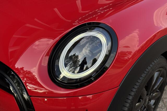 Mini COOPER 1.5 136pk | Sportstoelen | NAVI + | Led | Carplay | DAB | Stoelverwarming | Fabrieksgarantie | 12000KM!