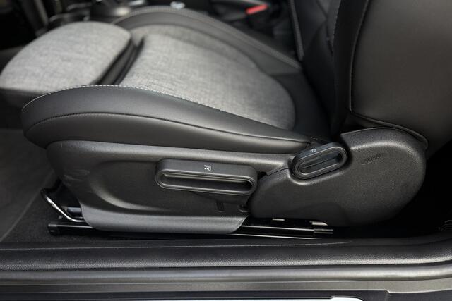 Mini COOPER 1.5 136pk | Sportstoelen | NAVI + | Led | Carplay | DAB | Stoelverwarming | Fabrieksgarantie | 12000KM!