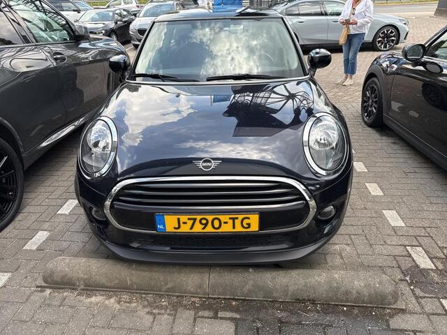 Mini COOPER 3-deurs | LM. velgen zwart | Airco | Sportstuur leder |