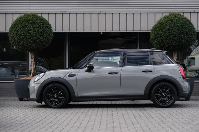 Mini COOPER Mini 1.5 Classic Panodak 5 Deurs 1e Eigenaar Moonwalkgrey Camera Stoelverwarming Union Jack