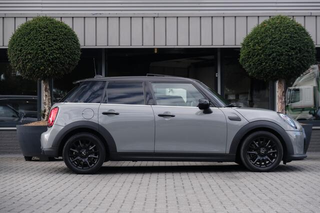 Mini COOPER Mini 1.5 Classic Panodak 5 Deurs 1e Eigenaar Moonwalkgrey Camera Stoelverwarming Union Jack