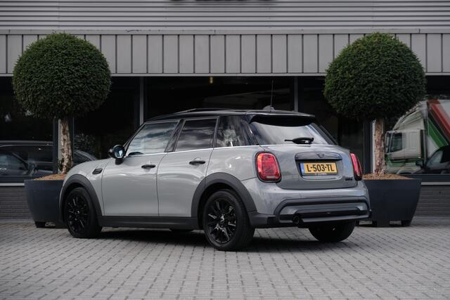 Mini COOPER Mini 1.5 Classic Panodak 5 Deurs 1e Eigenaar Moonwalkgrey Camera Stoelverwarming Union Jack