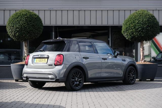 Mini COOPER Mini 1.5 Classic Panodak 5 Deurs 1e Eigenaar Moonwalkgrey Camera Stoelverwarming Union Jack