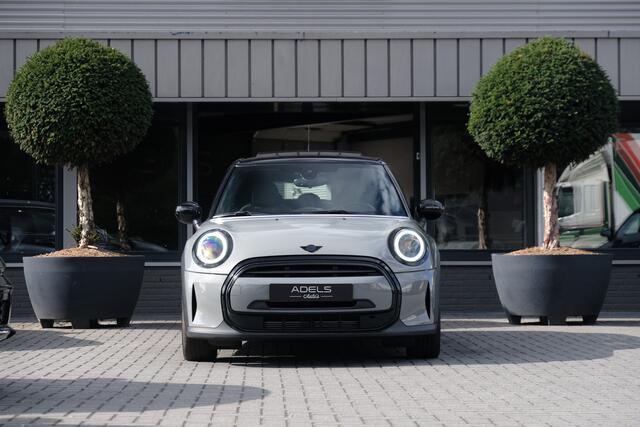 Mini COOPER Mini 1.5 Classic Panodak 5 Deurs 1e Eigenaar Moonwalkgrey Camera Stoelverwarming Union Jack