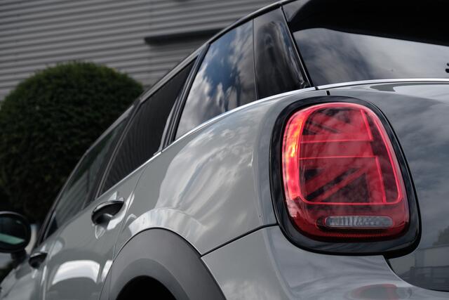Mini COOPER Mini 1.5 Classic Panodak 5 Deurs 1e Eigenaar Moonwalkgrey Camera Stoelverwarming Union Jack