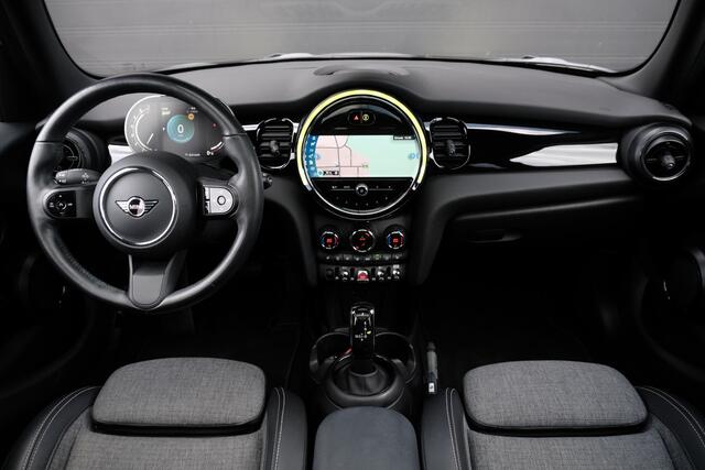 Mini COOPER Mini 1.5 Classic Panodak 5 Deurs 1e Eigenaar Moonwalkgrey Camera Stoelverwarming Union Jack