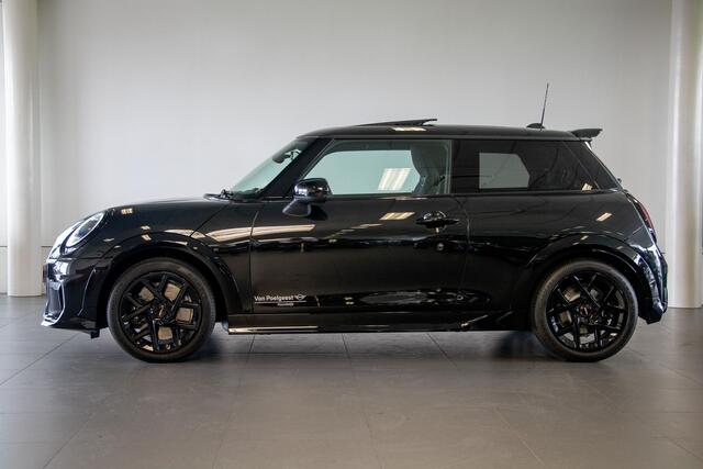 Mini COOPER 3-deurs 1.5 C John Cooper Works M MINI 3-deurs 1.5 Cooper C John Cooper Works | Glazen Panoramadak | Headup display | Driving Assistant | Summer Sale 100