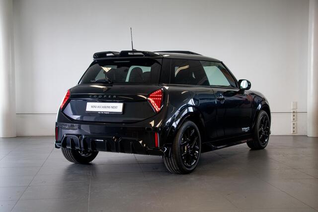 Mini COOPER 3-deurs 1.5 C John Cooper Works M MINI 3-deurs 1.5 Cooper C John Cooper Works | Glazen Panoramadak | Headup display | Driving Assistant | Summer Sale 100