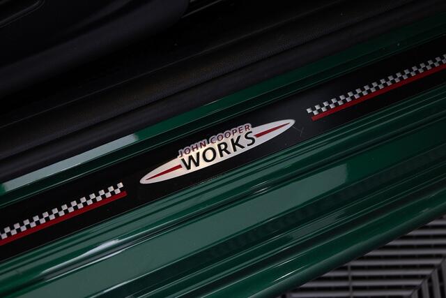 Mini COOPER Mini 1.5 Business Edition Dalston JCW Automaat | John Cooper Works pakket |