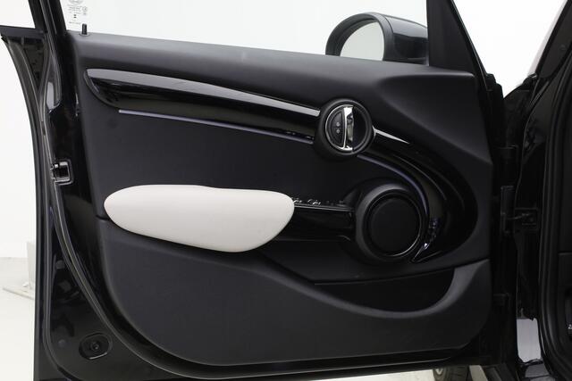Mini COOPER 5-deurs Camden | Panorama | Leder | Camera | Stoelverwarming | Comfort Acces