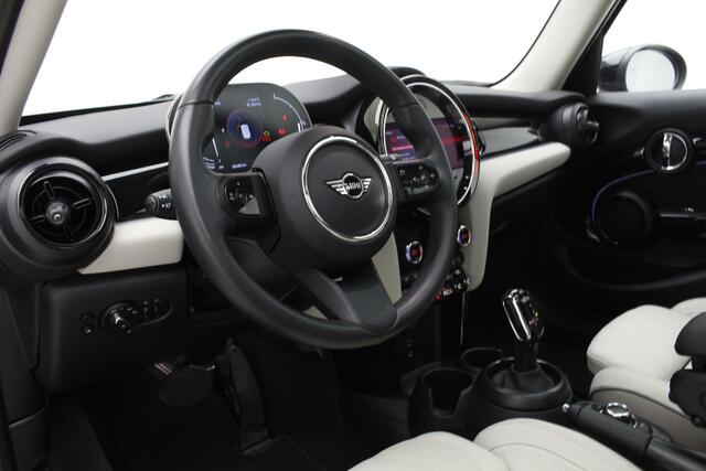 Mini COOPER 5-deurs Camden | Panorama | Leder | Camera | Stoelverwarming | Comfort Acces