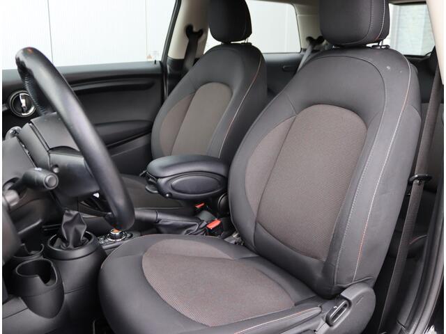 Mini COOPER | BOVAG-garantie | Cruise Control | 15" | Navigatie | Org. NL