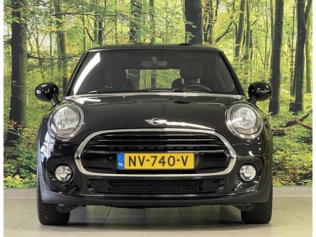 Mini COOPER Mini 1.5 Business | Cruise Control | Airconditioning | Lichtmetaal 16'' | Radio/Cd | Navigatie | Multifunctioneel Stuurwiel |
