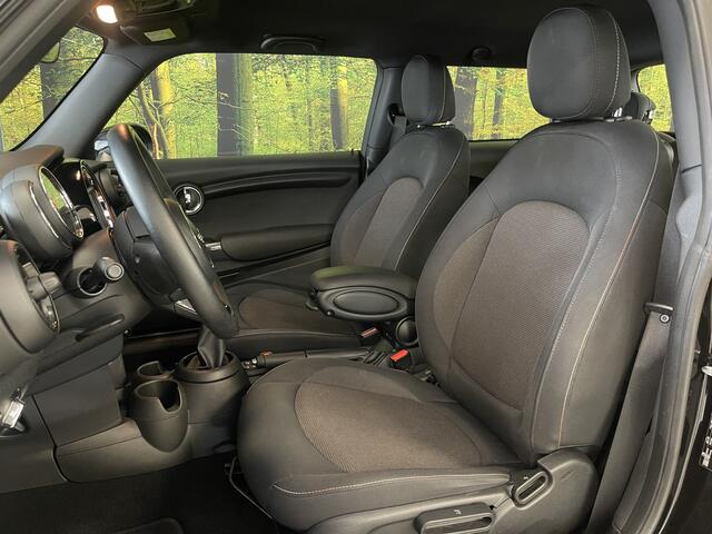 Mini COOPER Mini 1.5 Business | Cruise Control | Airconditioning | Lichtmetaal 16'' | Radio/Cd | Navigatie | Multifunctioneel Stuurwiel |