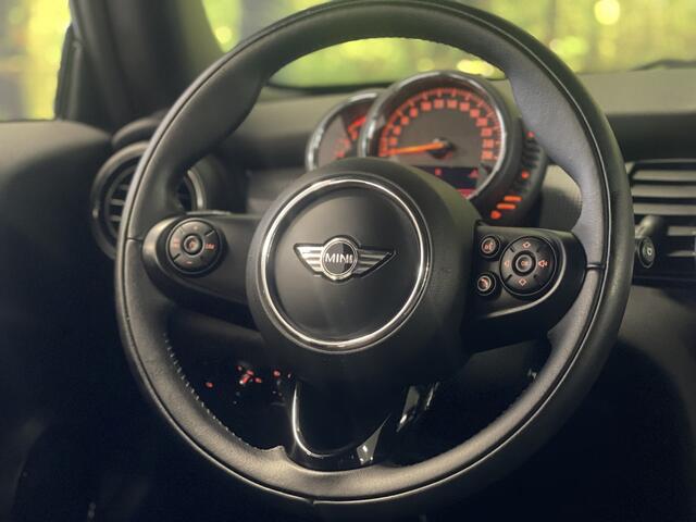 Mini COOPER Mini 1.5 Business | Cruise Control | Airconditioning | Lichtmetaal 16'' | Radio/Cd | Navigatie | Multifunctioneel Stuurwiel |