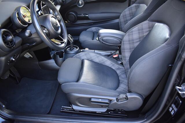 Mini COOPER Mini 1.5 Chili Automaat Parkeerhulp Achter / Glazen Schuif- kanteldak / 17'' LM / Multimedia