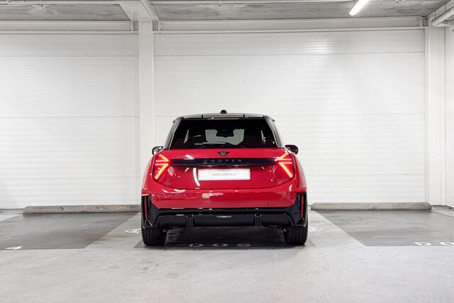Mini COOPER E | John Cooper Works Uitvoering | Pakket L | 18" JCW Lap Spoke 2-tone