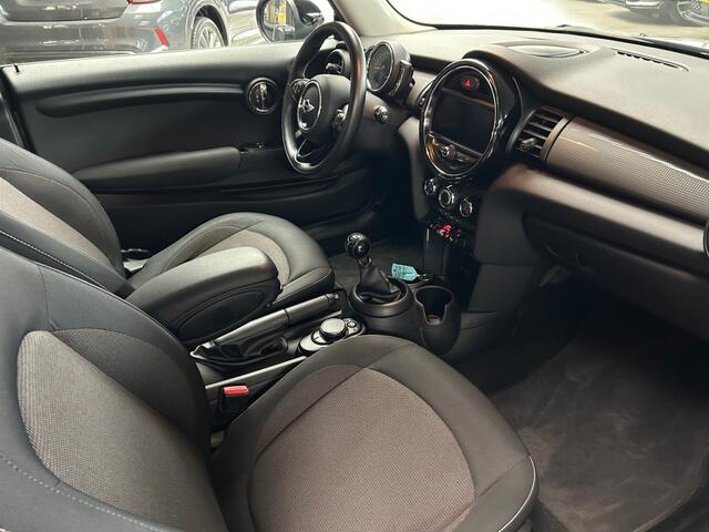 Mini COOPER 1.5 COOPER PEPPER / Navi / Cruise