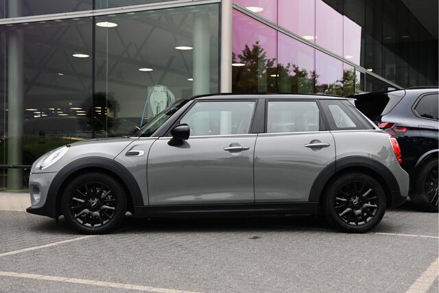 Mini COOPER Hatchback Pepper / Panoramadak / LED / Comfort Access / Navigatie Professional / Cruise Control