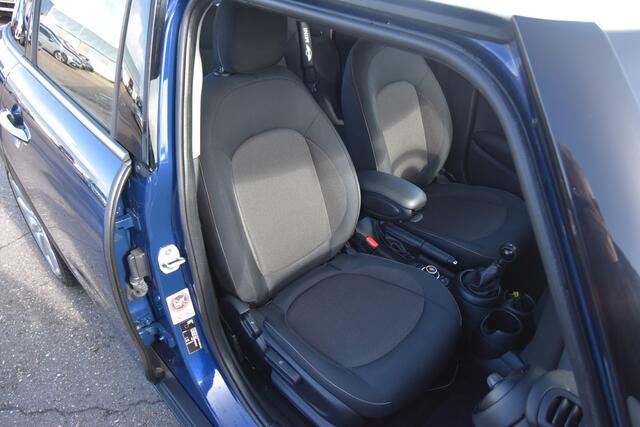 Mini COOPER Mini 1.5 Serious Business , NAVI , CR CONTR , AIRCO , LMV17 , PDC A ,