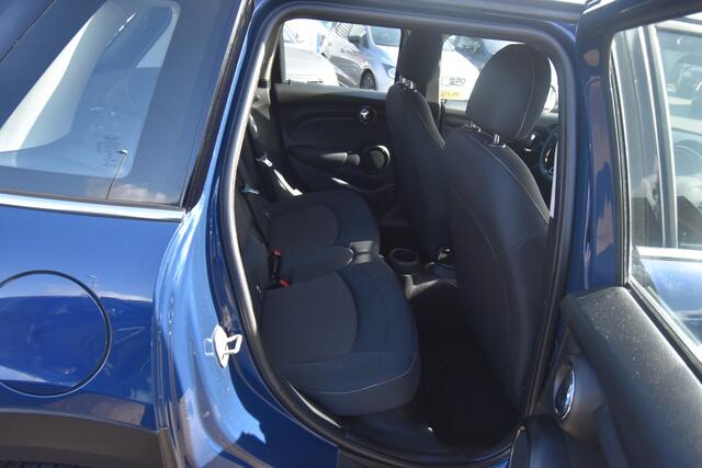 Mini COOPER Mini 1.5 Serious Business , NAVI , CR CONTR , AIRCO , LMV17 , PDC A ,